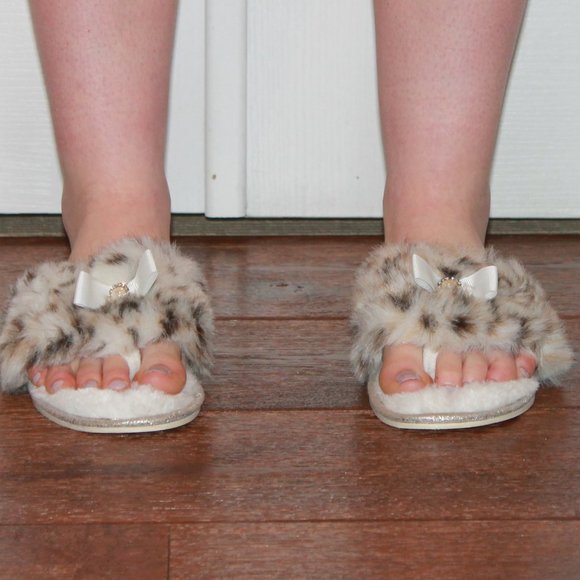 Pretty You Slippers - Picture 1 of 3